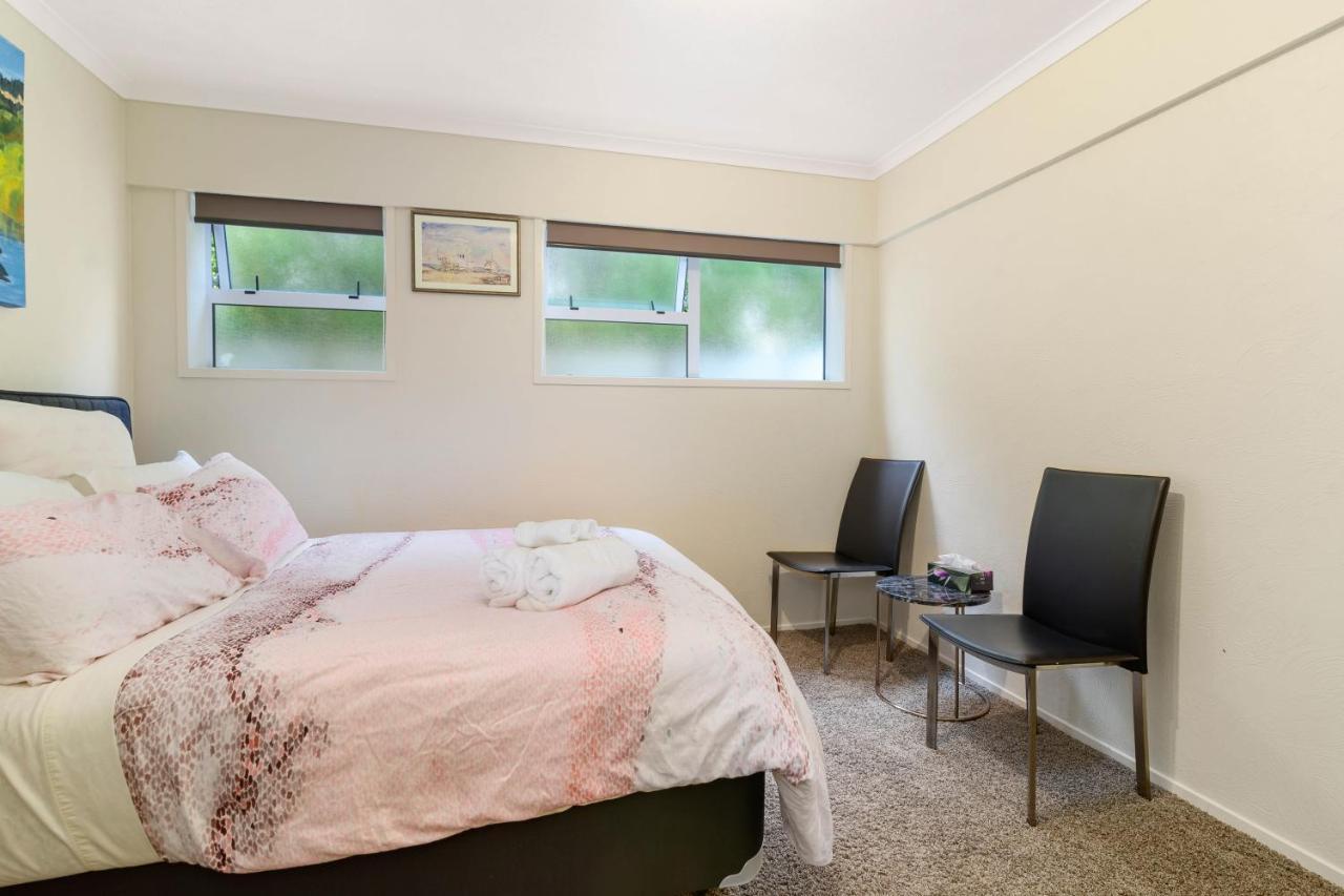 Ngongotaha Lakeside Lodge エクステリア 写真