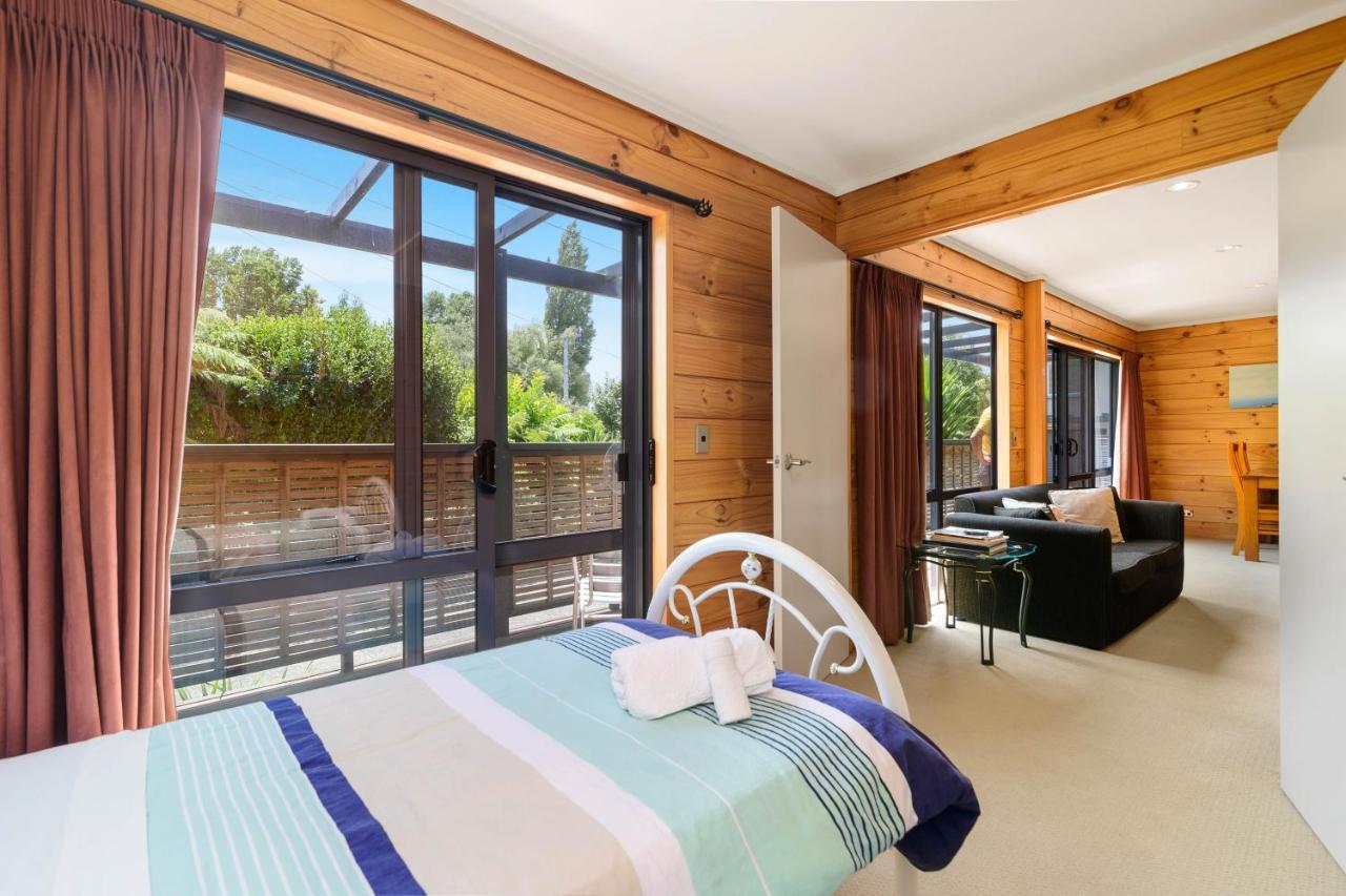 Ngongotaha Lakeside Lodge エクステリア 写真