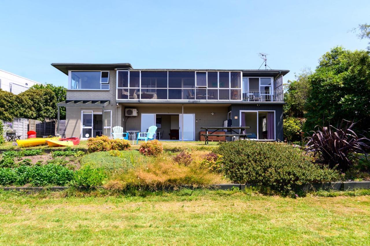 Ngongotaha Lakeside Lodge エクステリア 写真